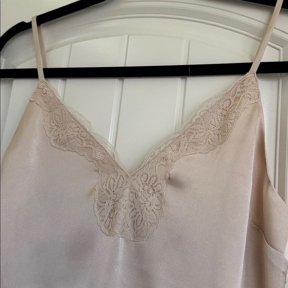 NWOT Express Cream Satin Lace V-Neck Cami Size XS - Picture 4 of 11